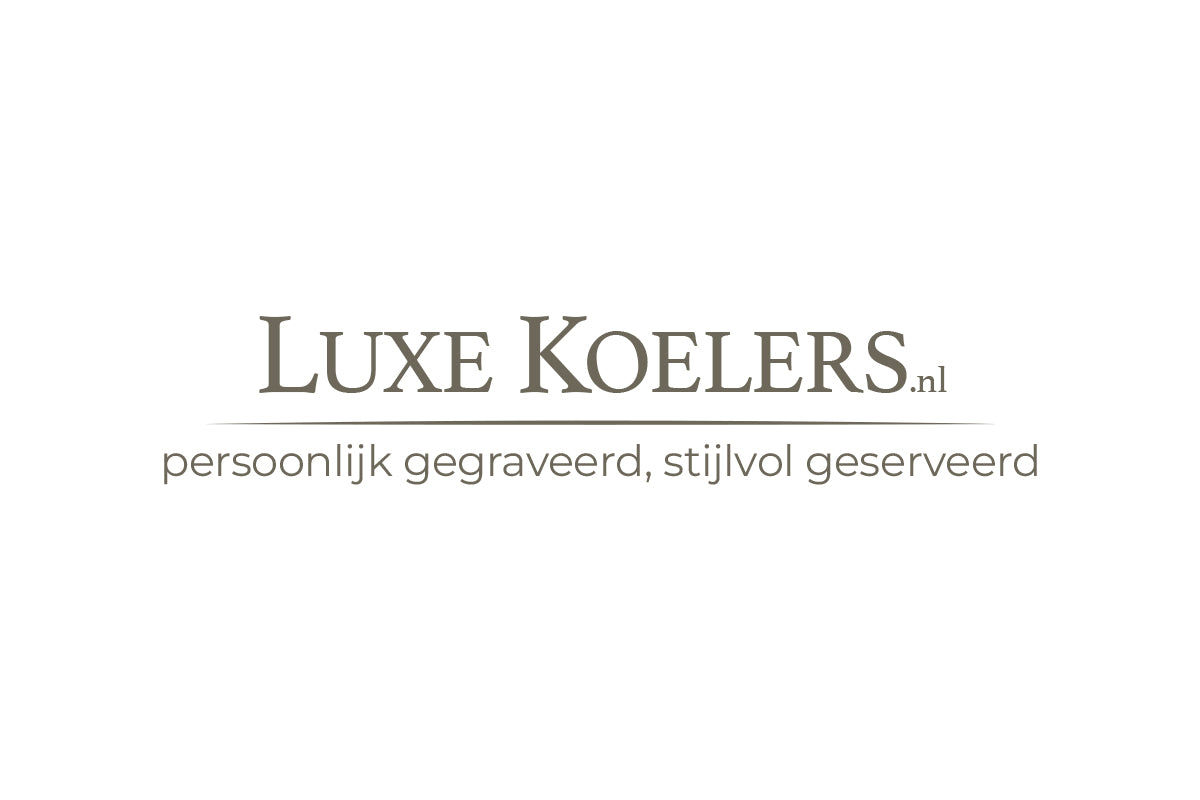 witte achtergrond met logo luxe koelers er op 