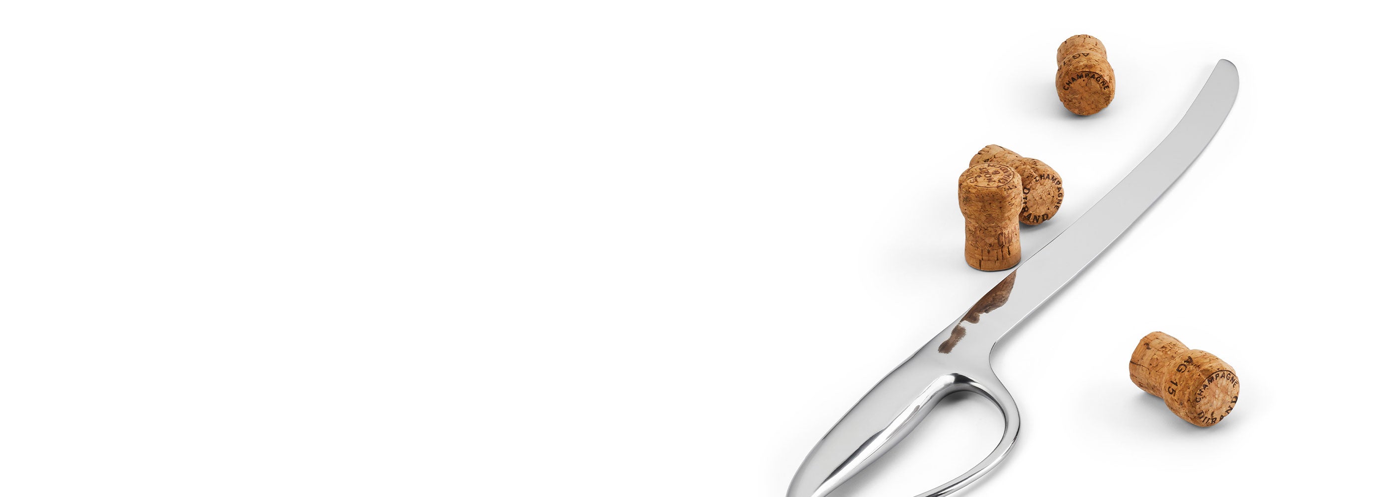 Witte achtergrond met sabreer sabel en kurken