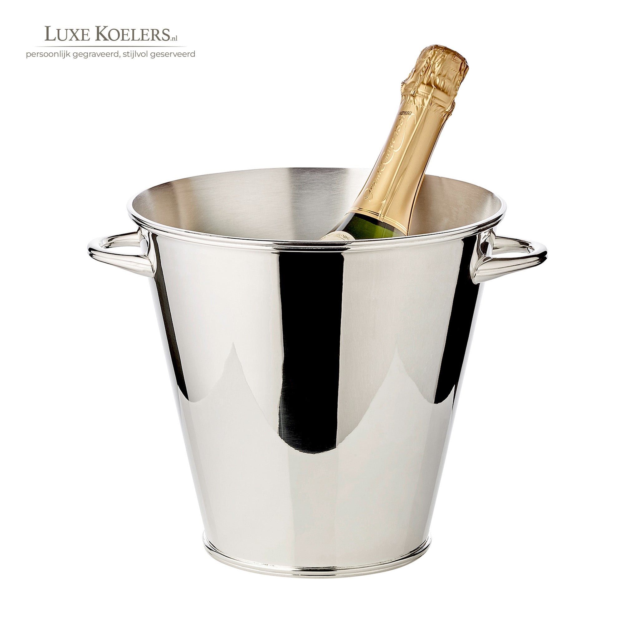 verzilverde koeler met fles witte achtergrond